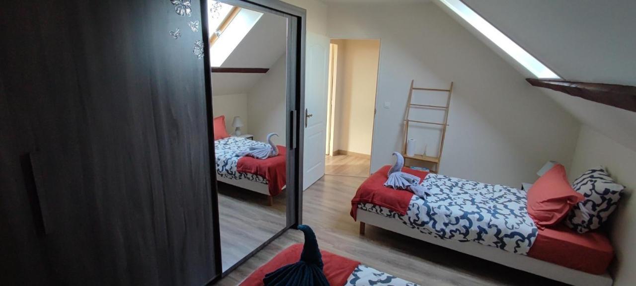 Au Pied Du Chateau 2 Bellegarde-du-Loiret Номер фото